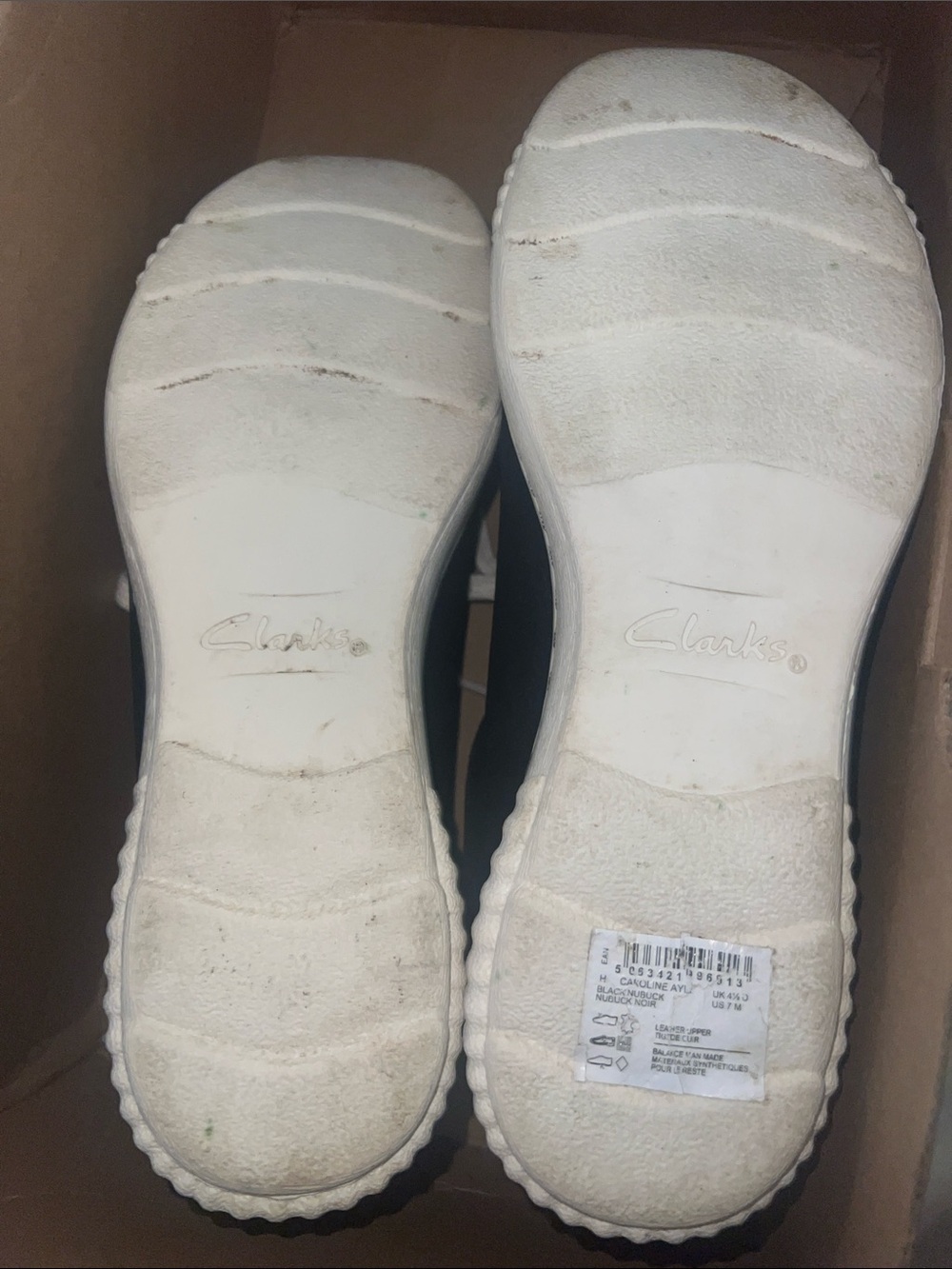 Women’s Clarks Nubuck Perforated Zipper Leather Sneaker - Caroline Ayla size 7 - Picture 5 of 7